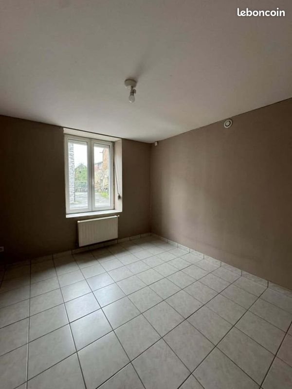 Appartement à louer, 78m², Etroeungt