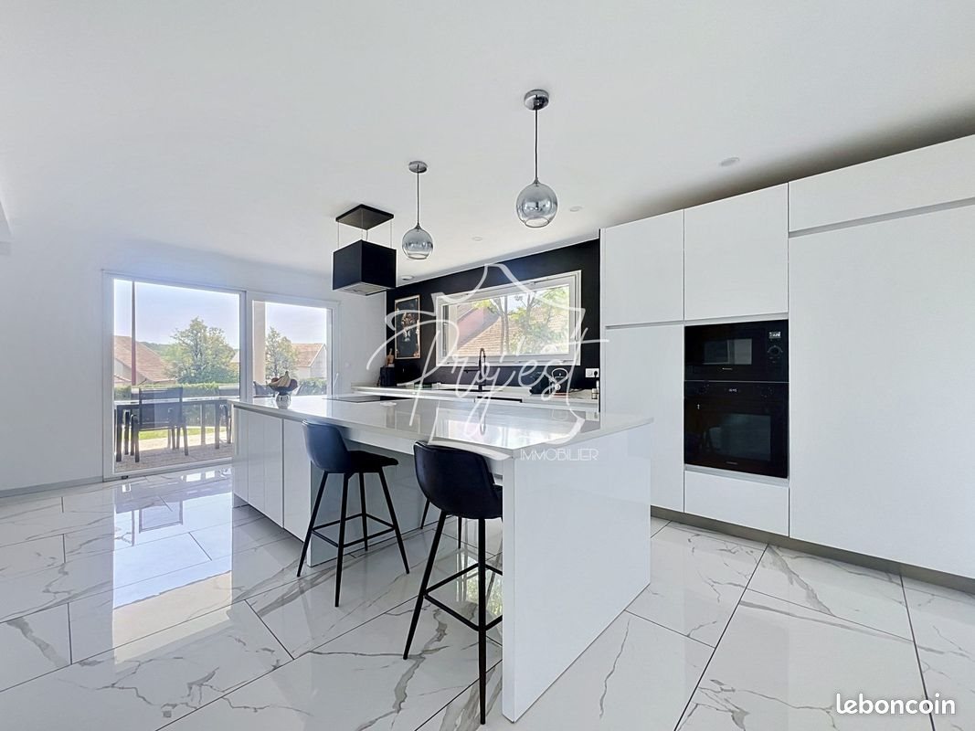 Maison à vendre, 146m², Argiésans