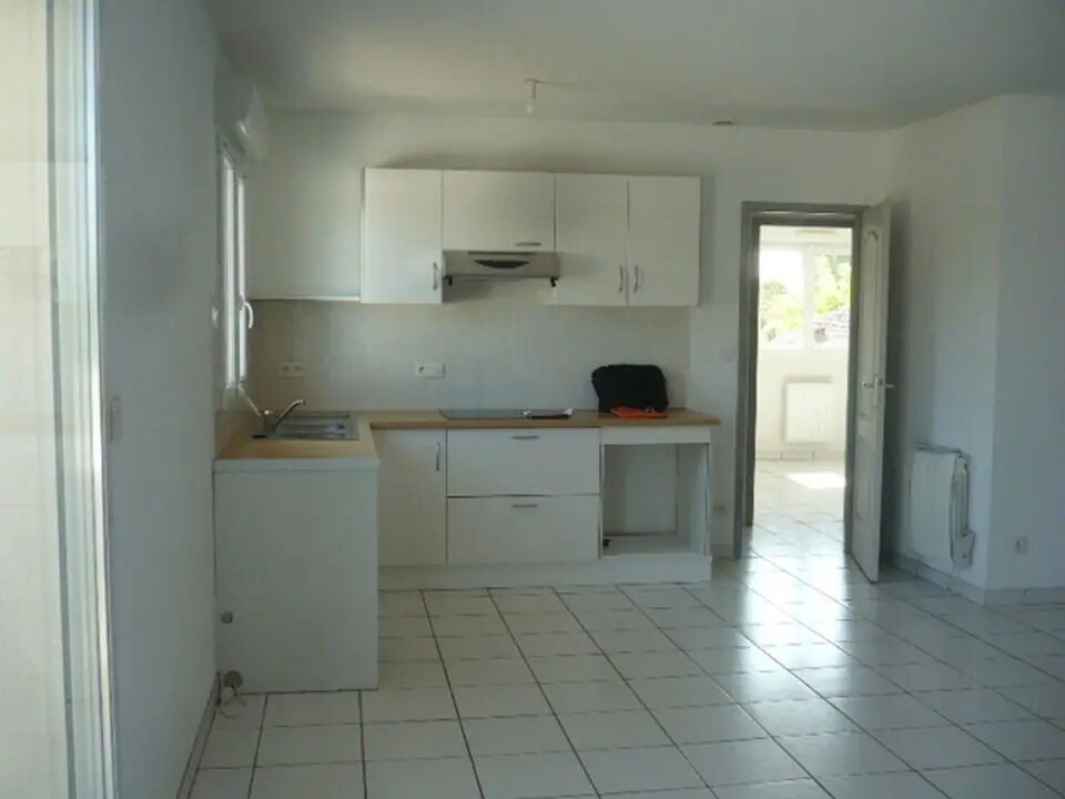 Appartement à louer, 67m², Montussan