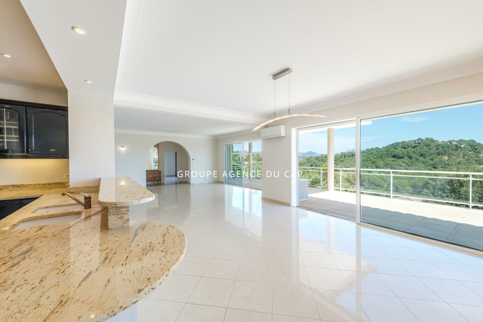Maison à vendre, 297m², Saint-Raphaël