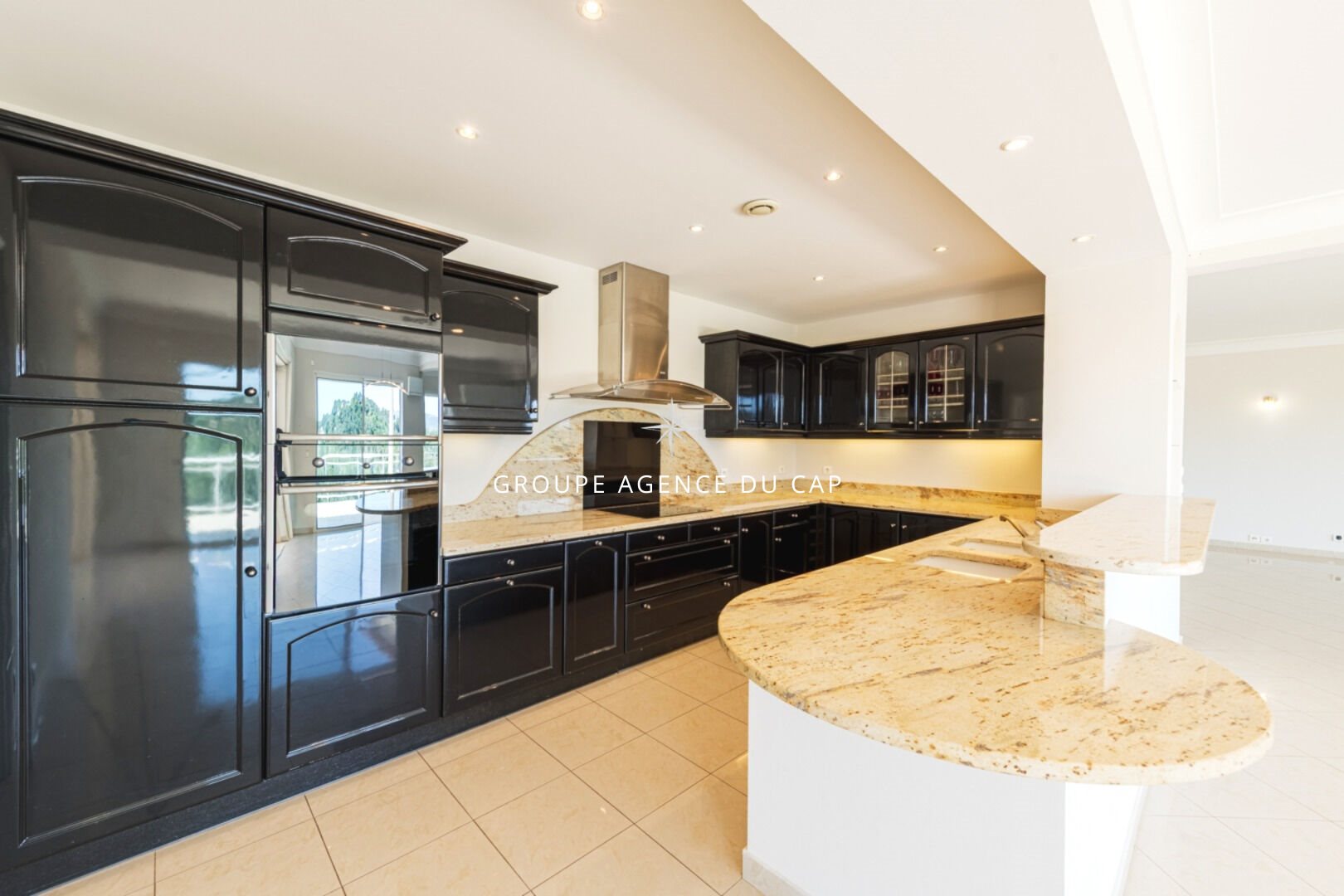 Maison à vendre, 297m², Saint-Raphaël