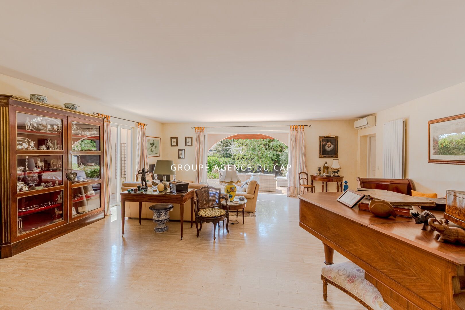 Maison à vendre, 300m², Saint-Raphaël
