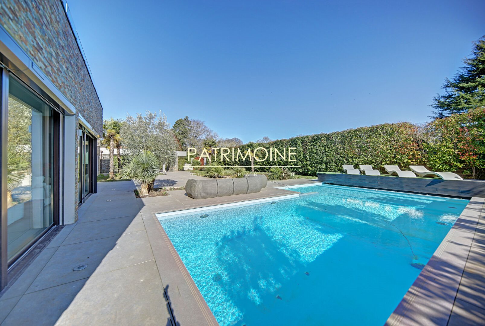 Maison à louer, 838m², Feucherolles