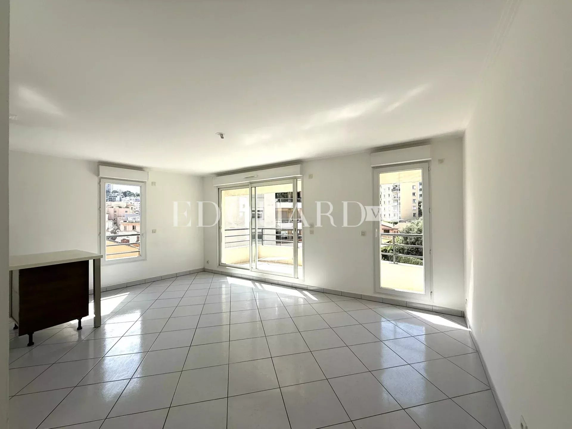 Appartement à louer, 77m², Beausoleil