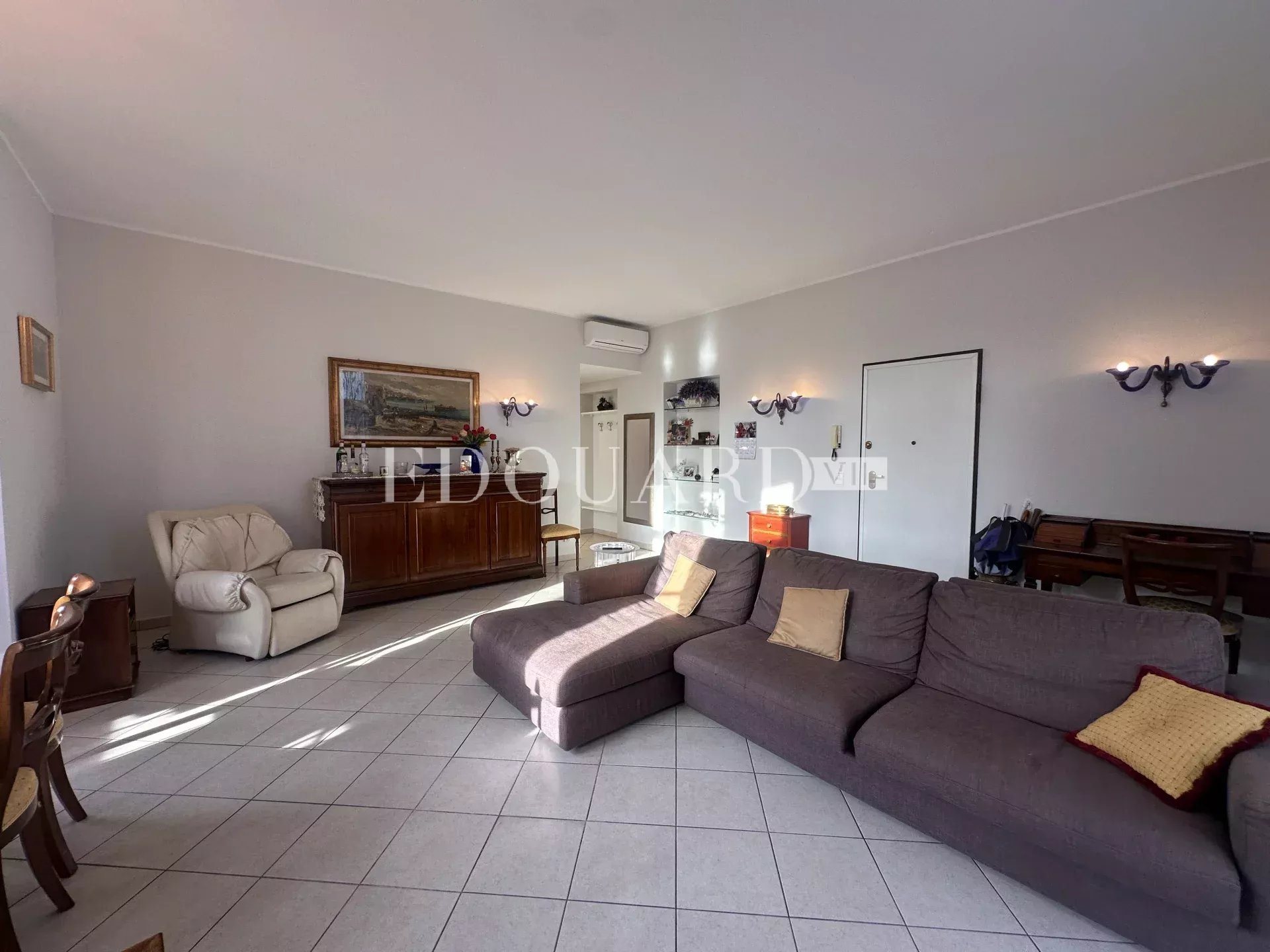 Appartement à louer, 85m², Menton