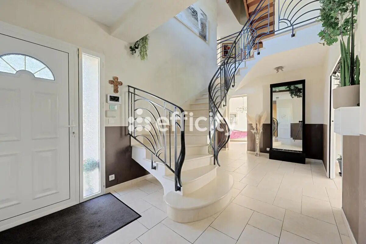 Maison à vendre, 300m², La Queue-en-Brie