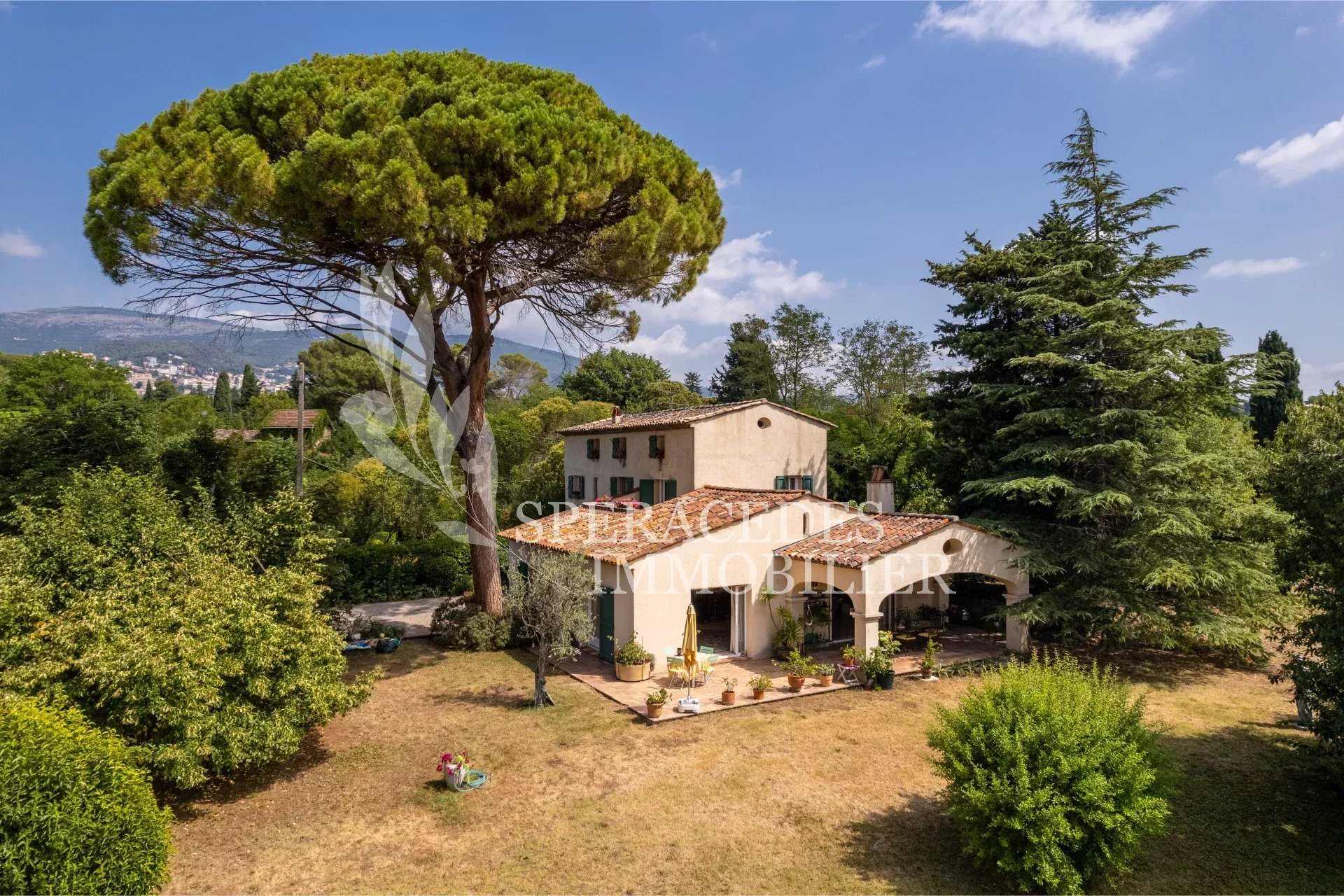 Maison à vendre, 260m², Grasse
