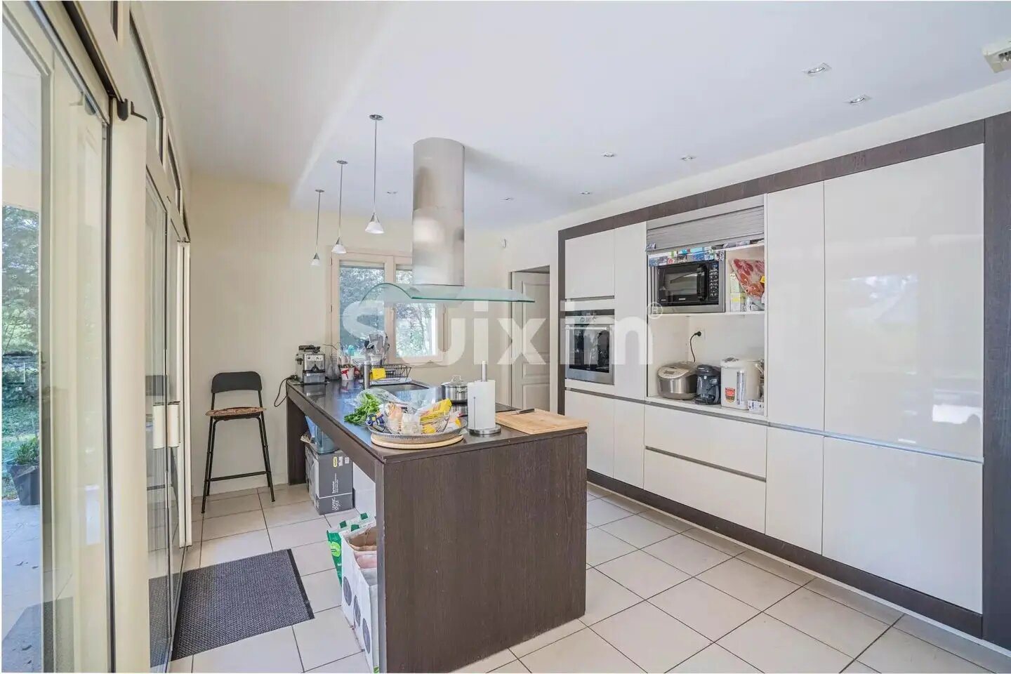 Maison à vendre, 360m², Gex