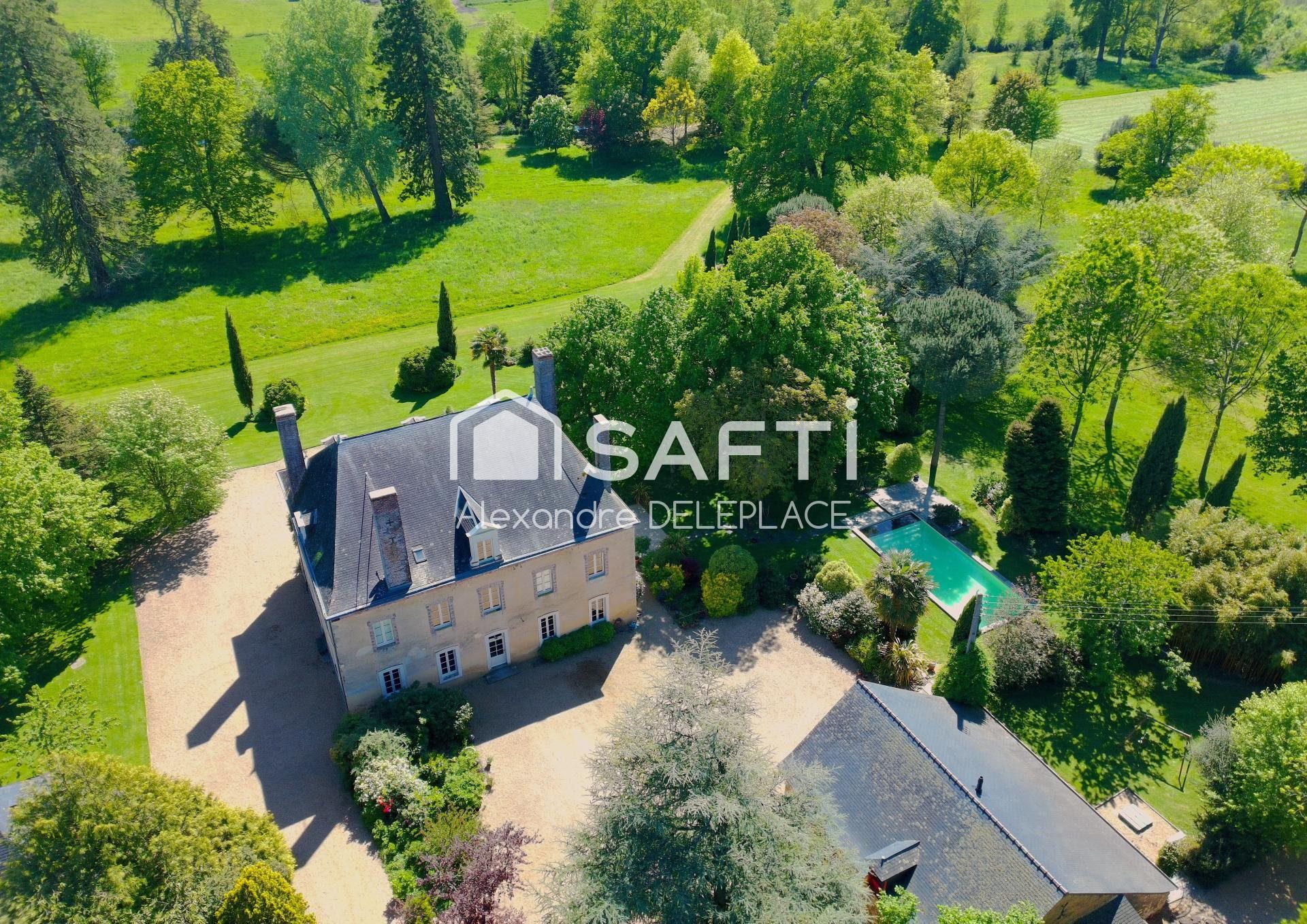 Maison à vendre, 518m², Ombrée d'Anjou