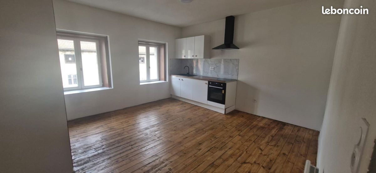 Appartement à louer, 107m², La Monnerie-le-Montel