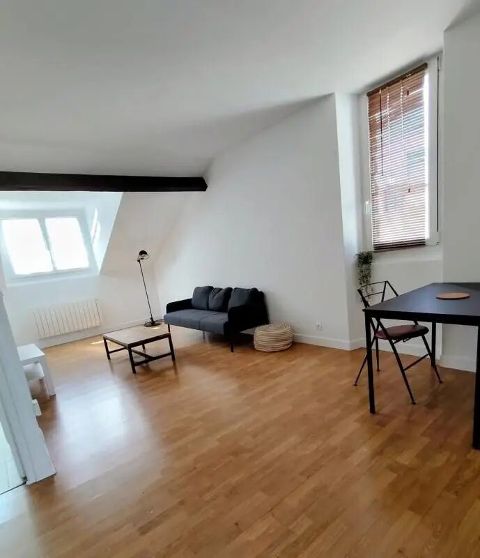 Appartement à louer, 48m², Courbevoie