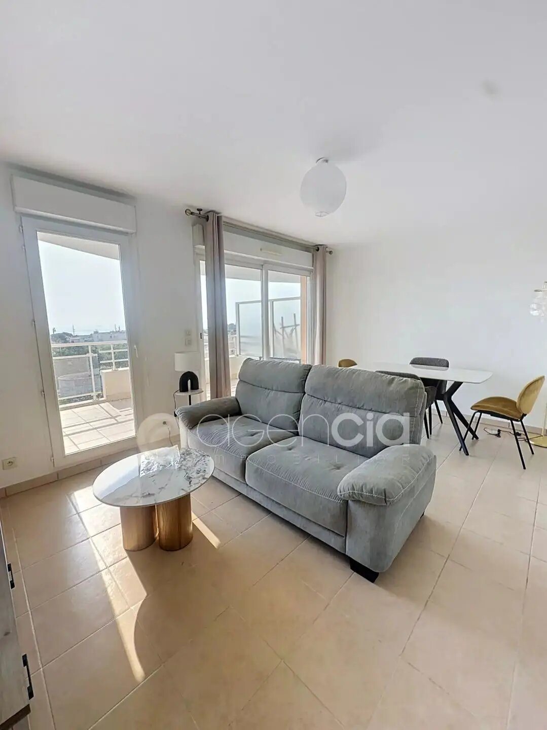 Appartement à louer, 40m², Antibes