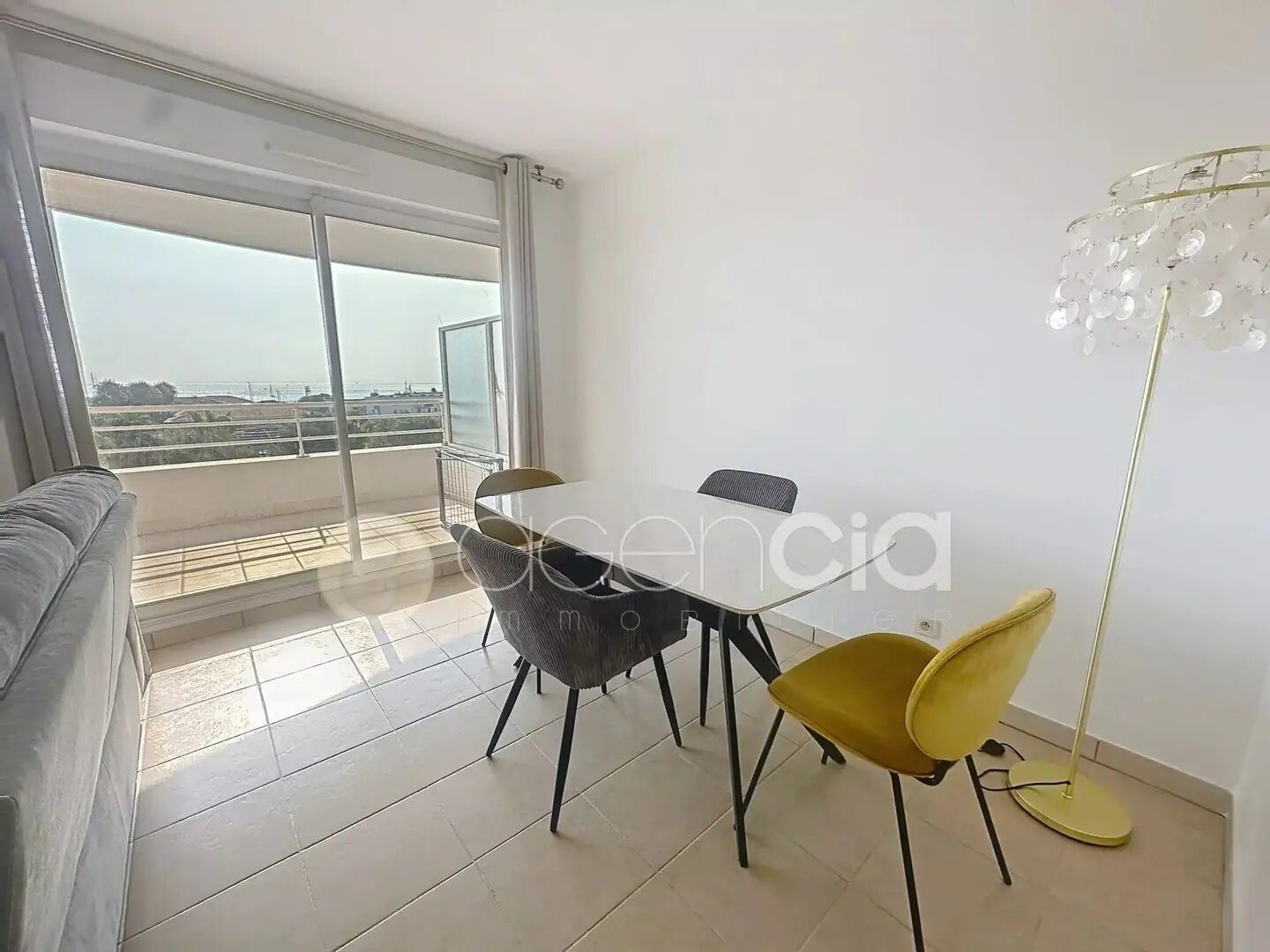 Appartement à louer, 40m², Antibes