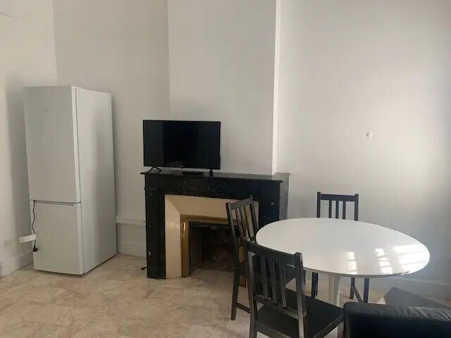 Appartement à louer, 31m², Nîmes