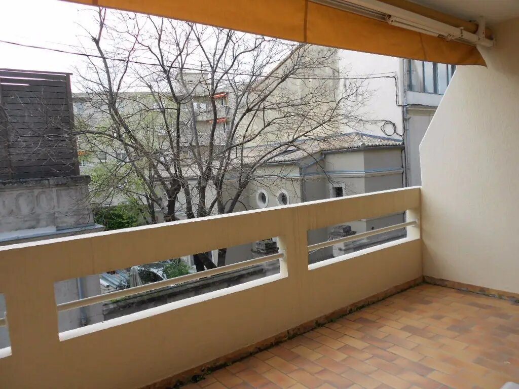Appartement à louer, 23m², Nîmes