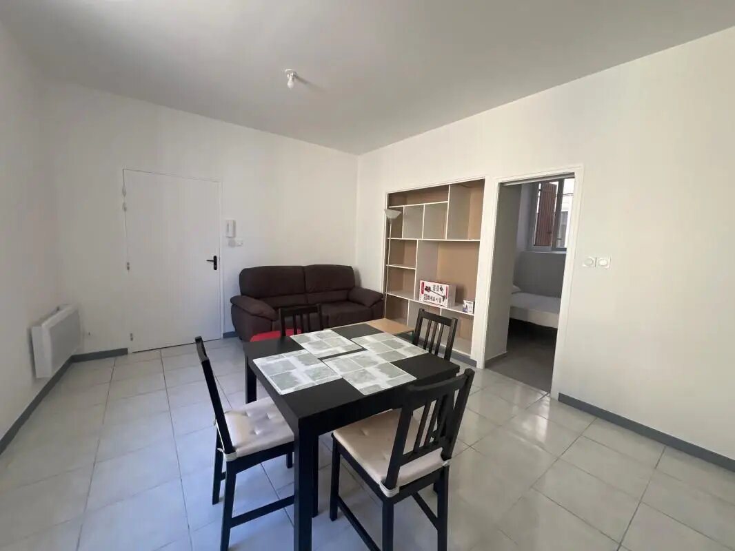 Appartement à louer, 34m², Nîmes