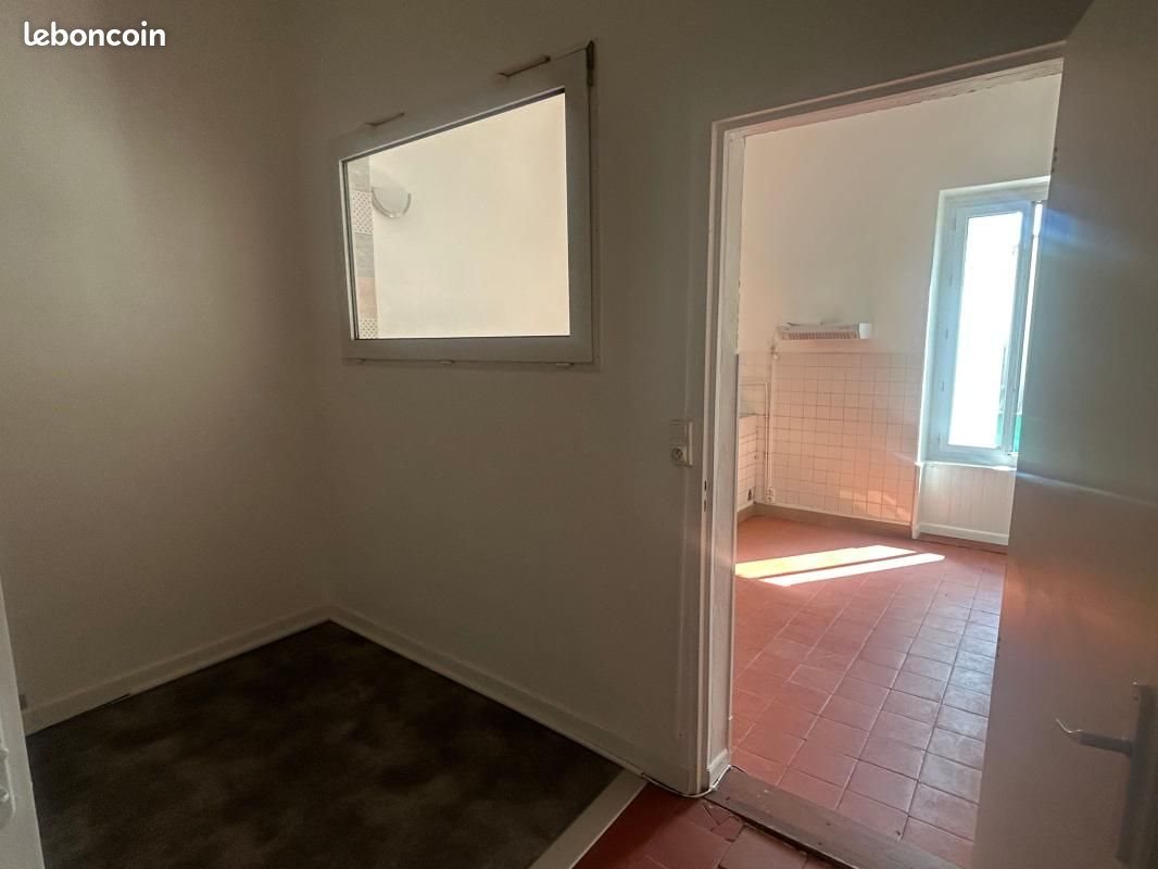 Appartement à louer, 25m², Nîmes