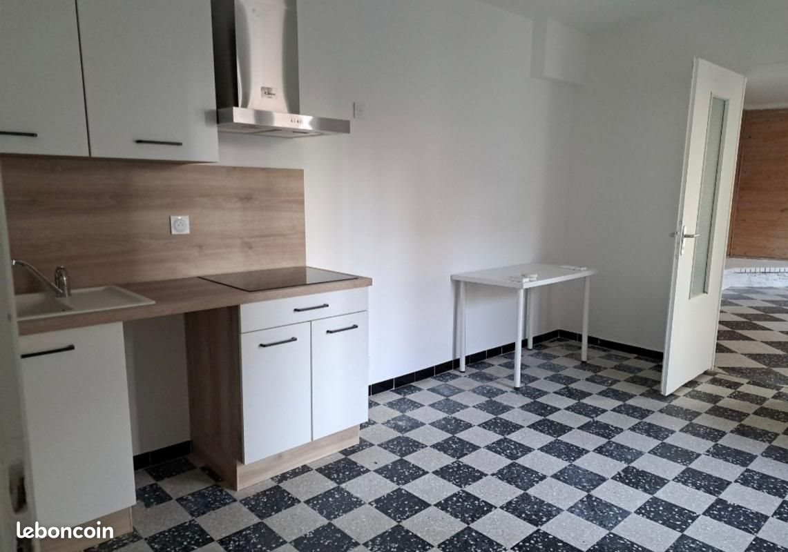 Appartement à louer, 83m², Cabrières