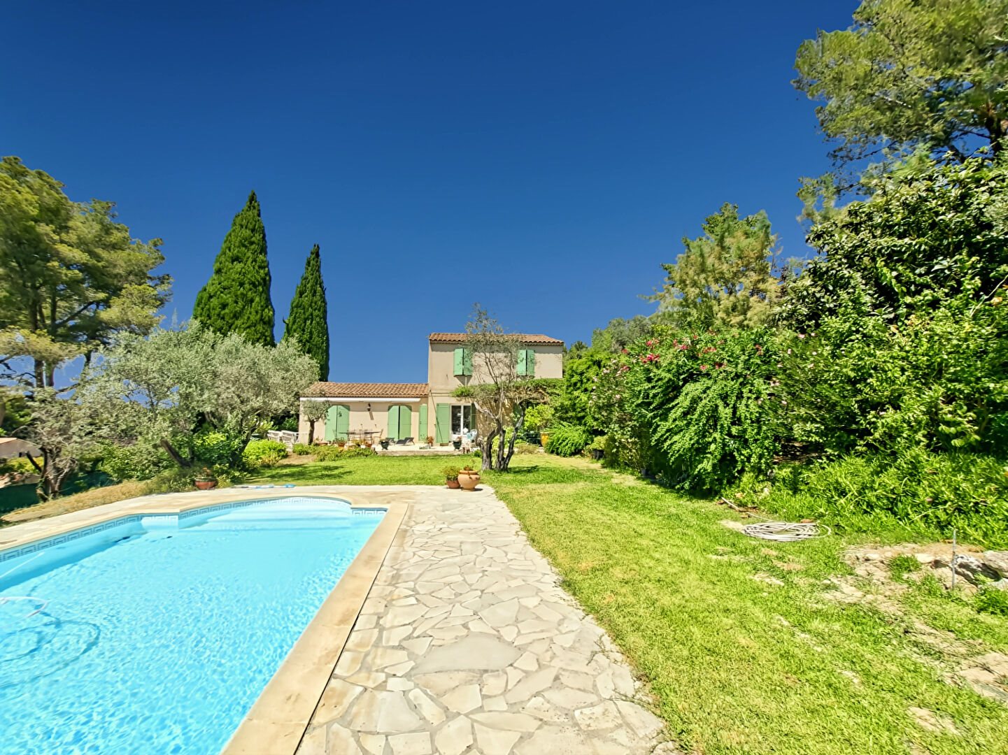 Maison à vendre, 143m², Saint-Mitre-les-Remparts