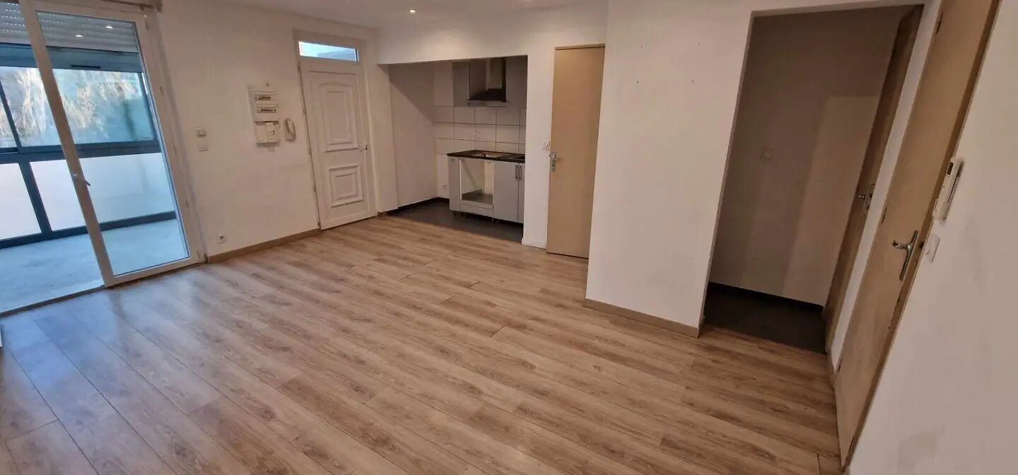 Appartement à louer, 39m², Marignane