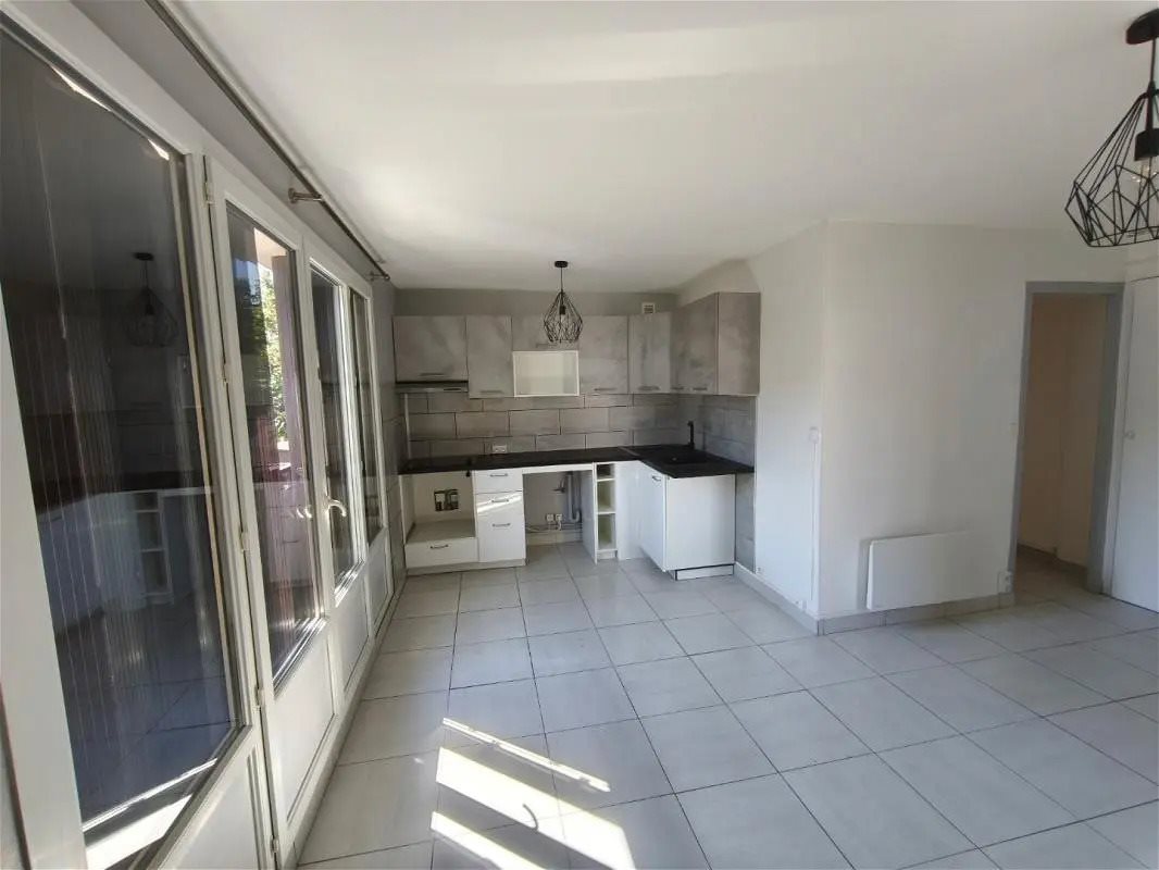 Appartement à louer, 45m², Fontaine