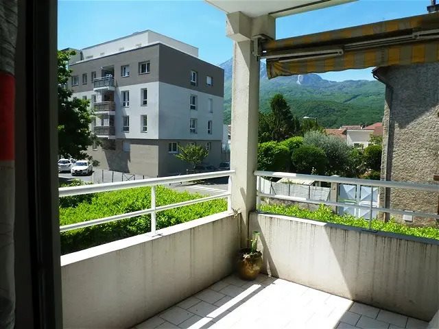 Appartement à louer, 82m², Fontaine