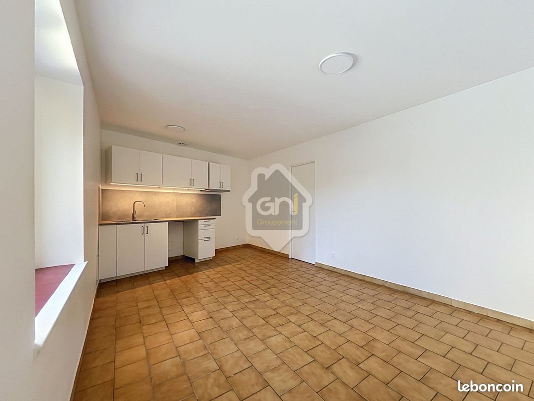 Appartement à louer, 48m², Aureille