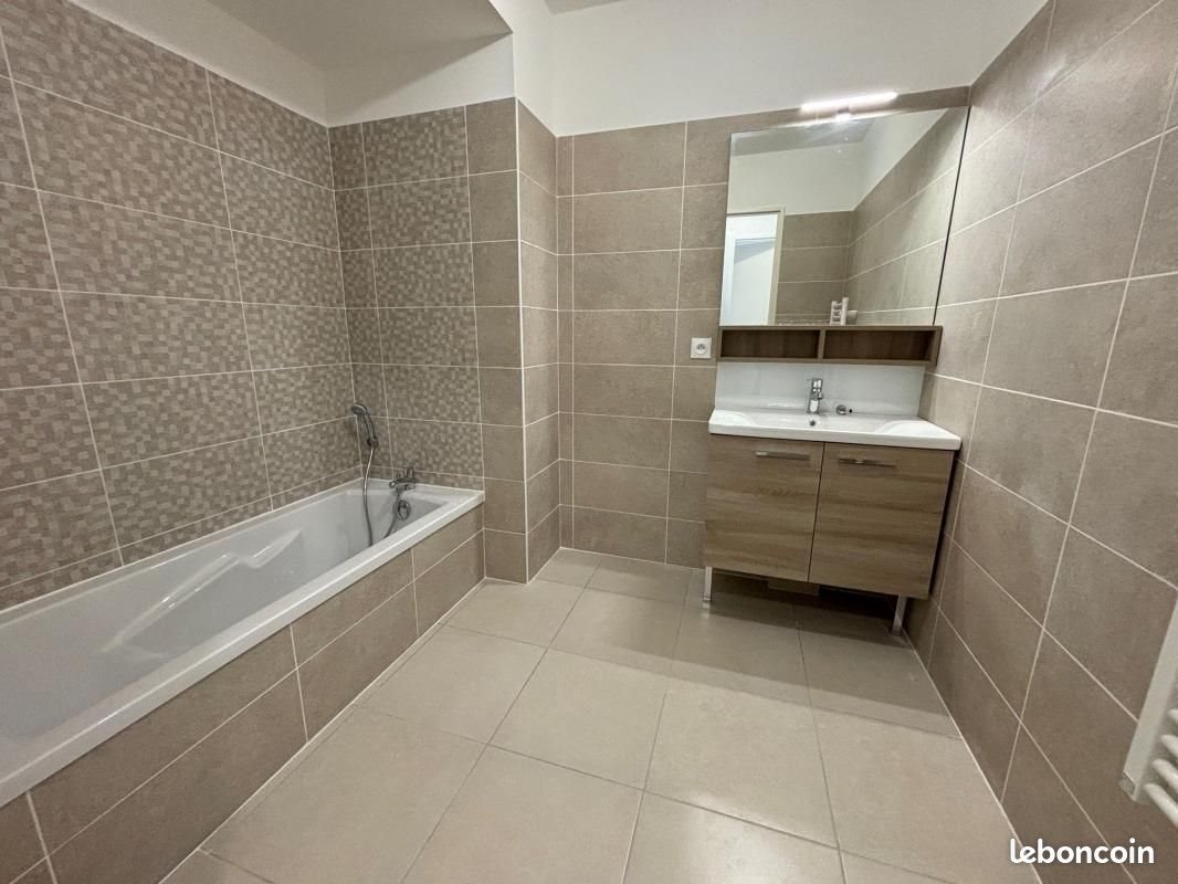 Appartement à louer, 63m², Nice