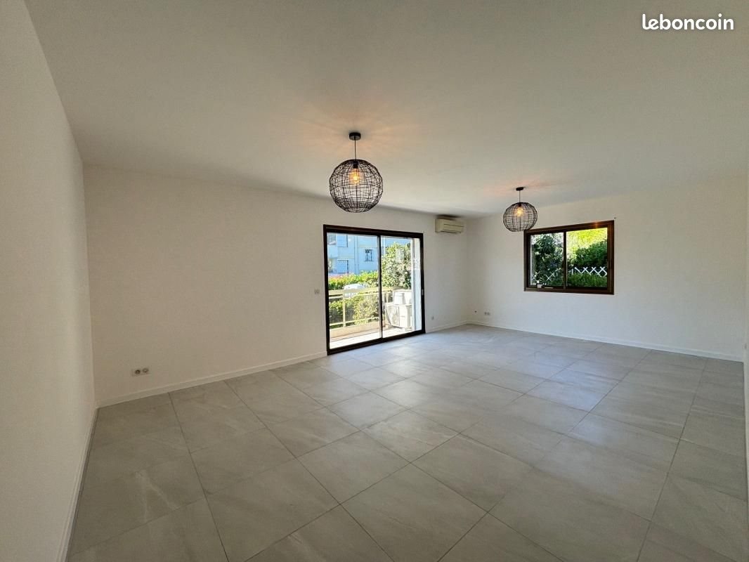 Appartement à louer, 95m², Saint-Laurent-du-Var