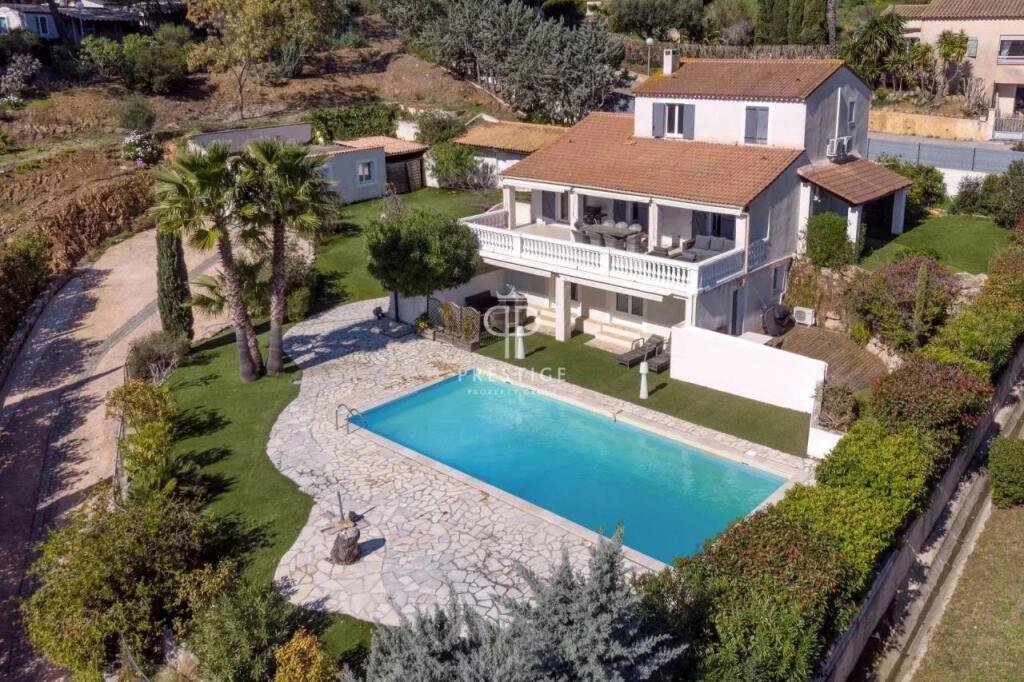 Maison à vendre, 225m², La Croix-Valmer