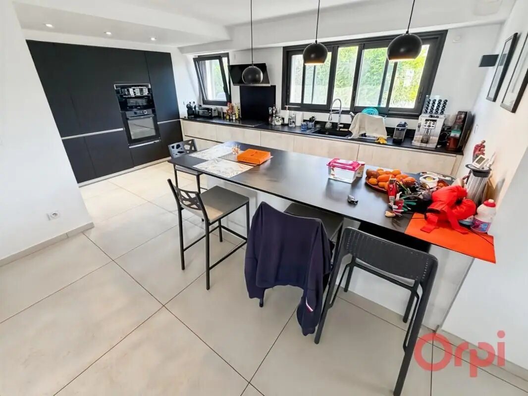 Maison à vendre, 195m², Saint-Cyr-sur-Mer