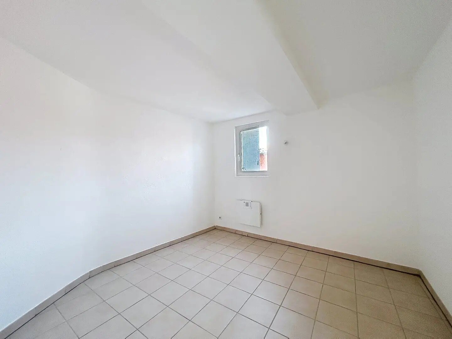 Appartement à louer, 77m², Montagnac