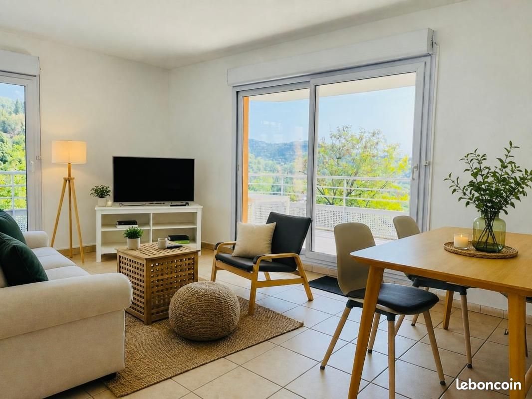Appartement à louer, 74m², Grasse