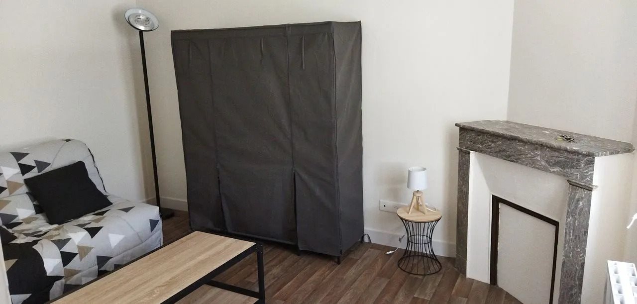 Appartement à louer, 23m², Saintes