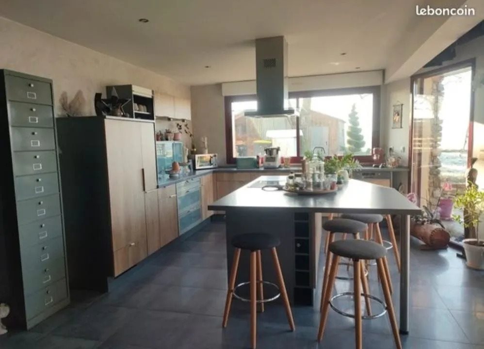 Maison à louer, 150m², Locqueltas
