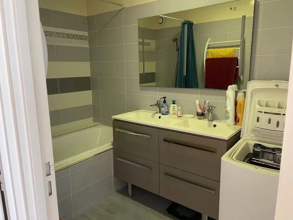 Appartement à louer, 74m², Courbevoie