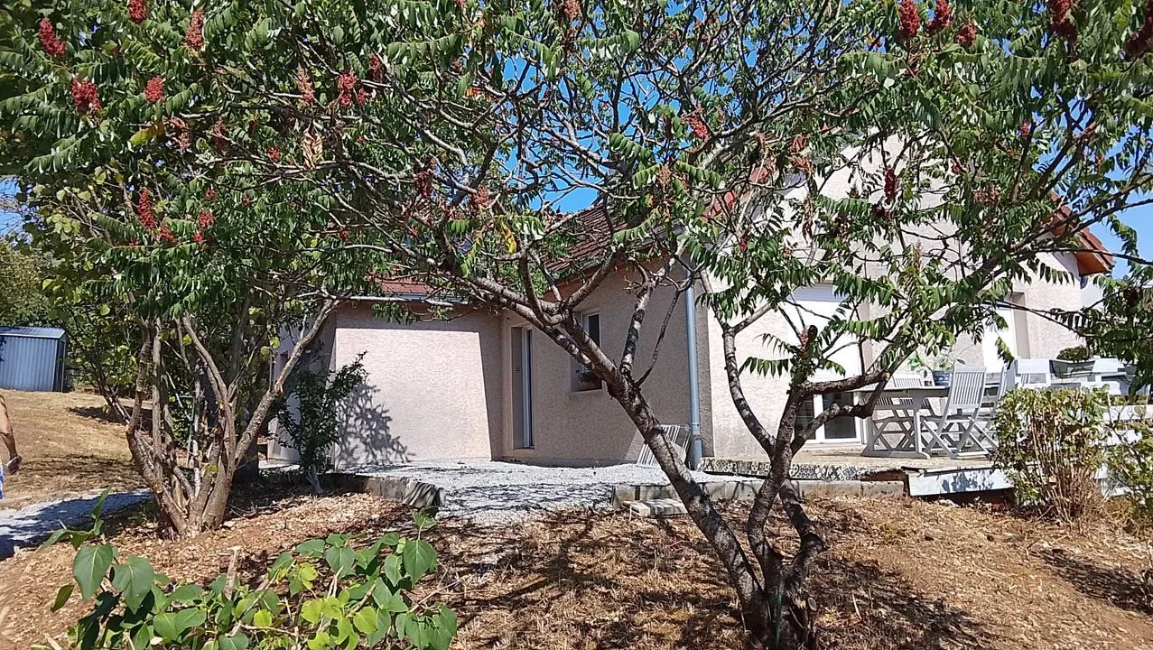 Maison à louer, 100m², Larnod