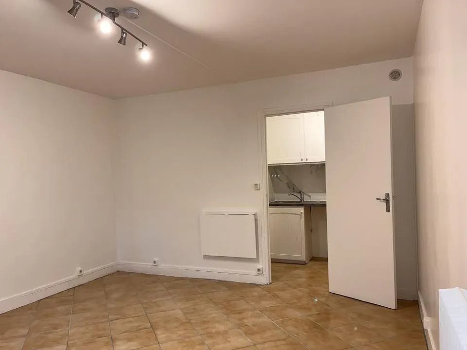 Appartement à louer, 23m², Évry-Courcouronnes