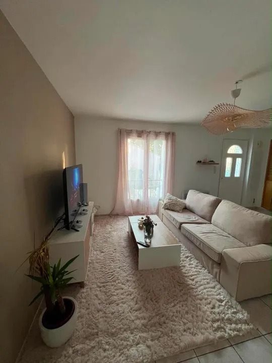 Maison à louer, 55m², Plaissan