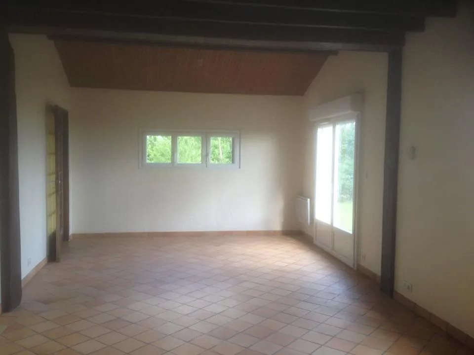 Maison à louer, 87m², Domalain
