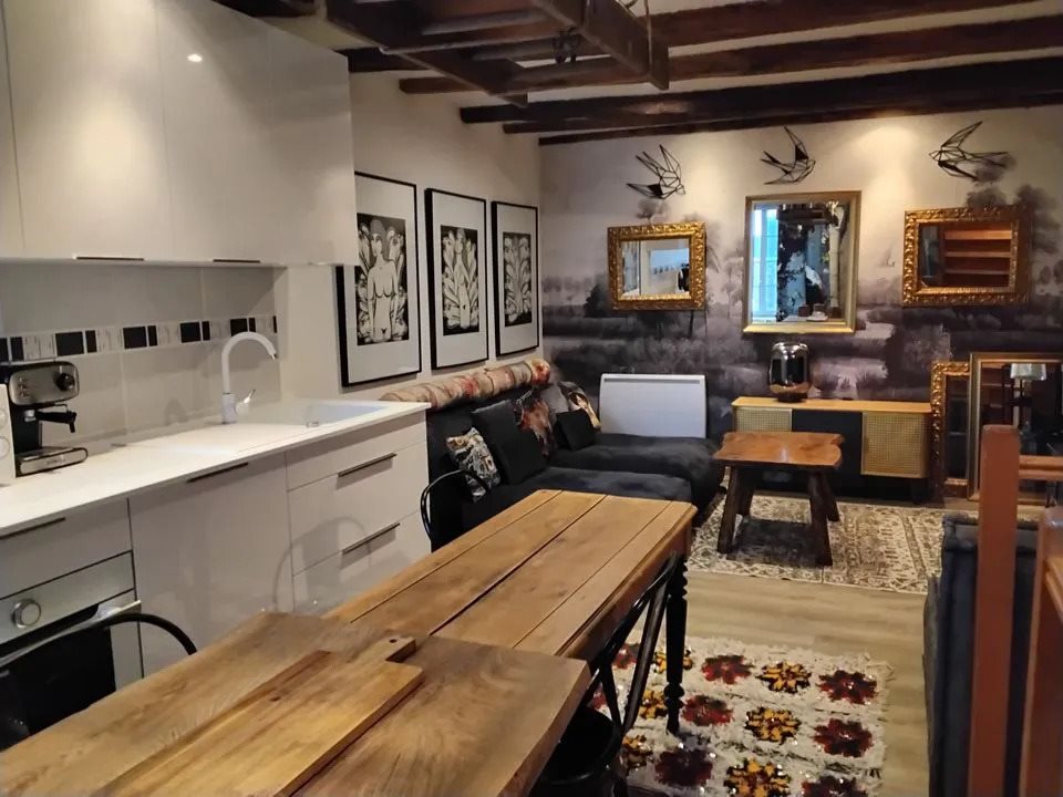 Maison à louer, 60m², Les Roches-l'Evêque