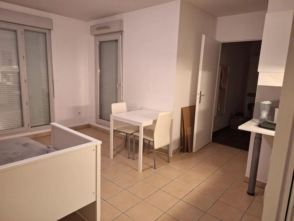 Appartement à louer, 27m², Décines-Charpieu