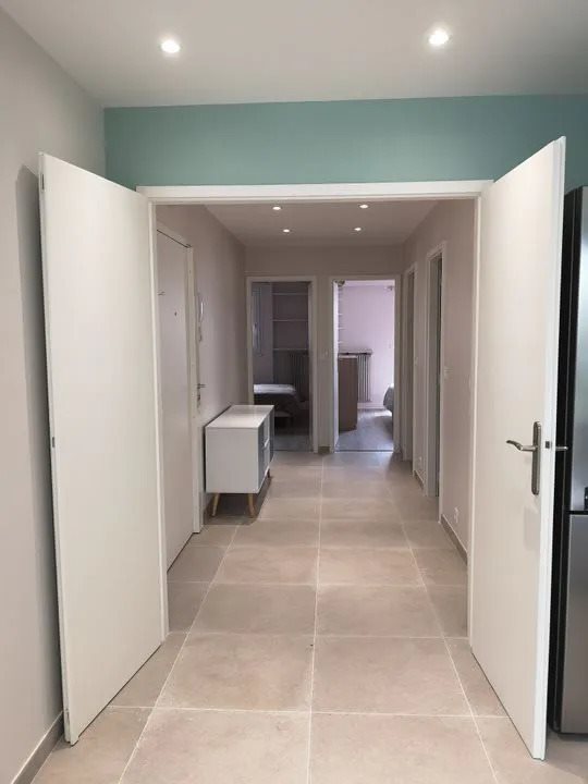 Appartement à louer, 70m², Courbevoie