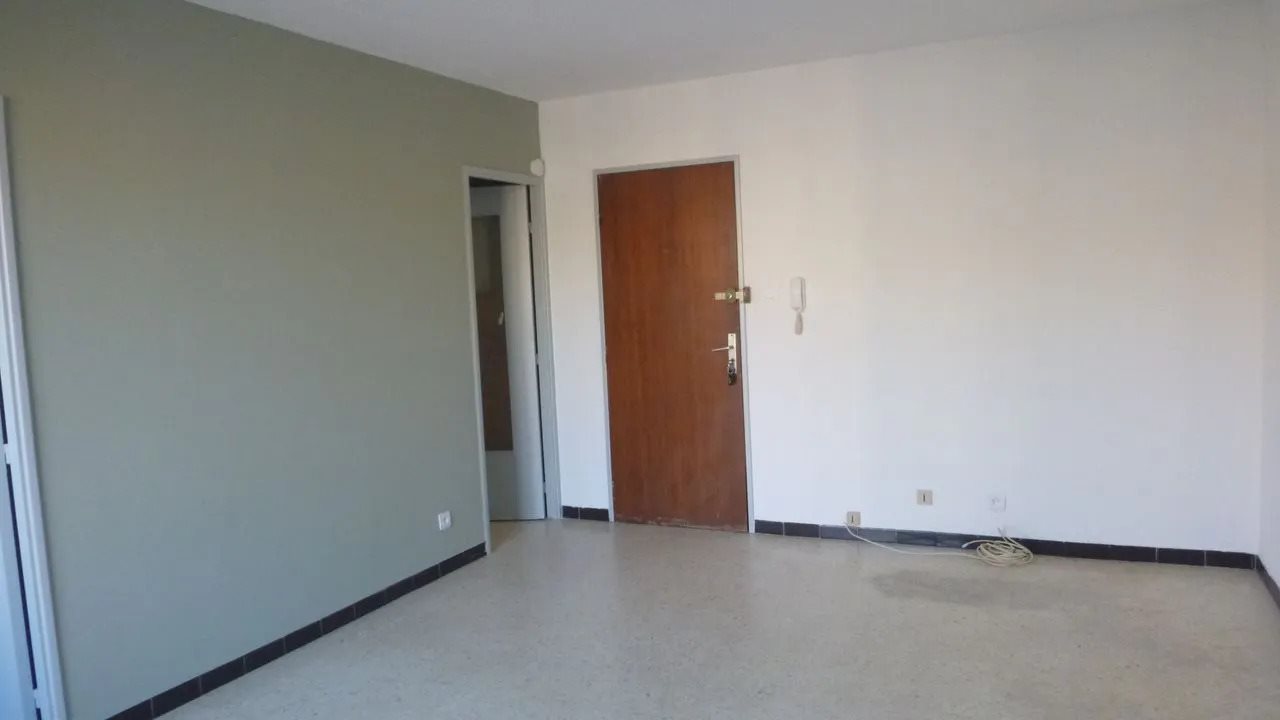 Appartement à louer, 24m², Nîmes