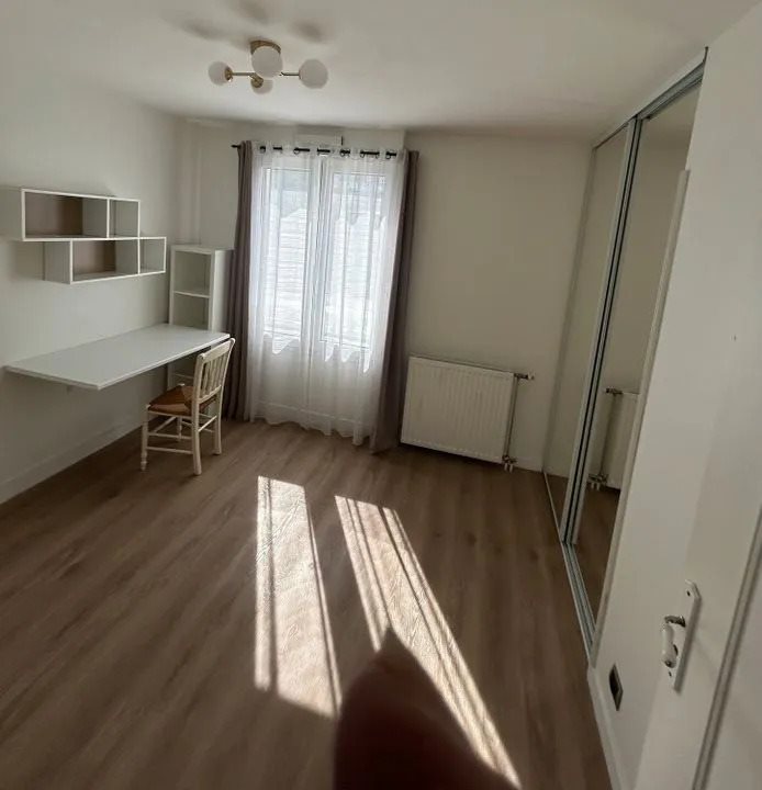 Appartement à louer, 72m², Sèvres