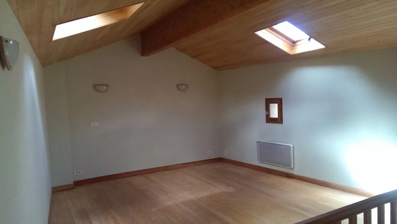 Maison à louer, 48m², Lalbenque