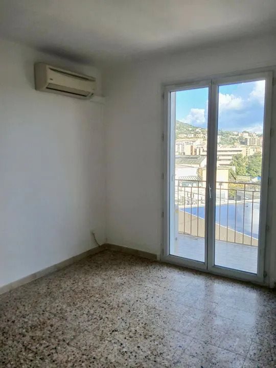 Appartement à louer, 54m², Bastia