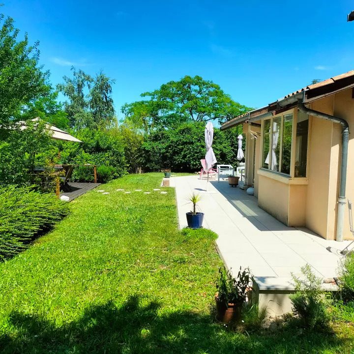 Maison à louer, 210m², Saint-Genis-Laval