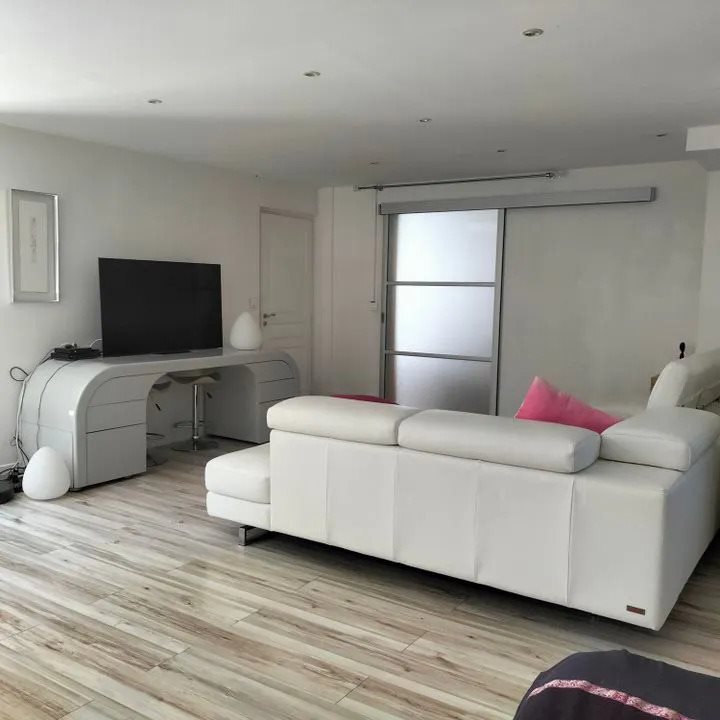 Maison à louer, 210m², Saint-Genis-Laval