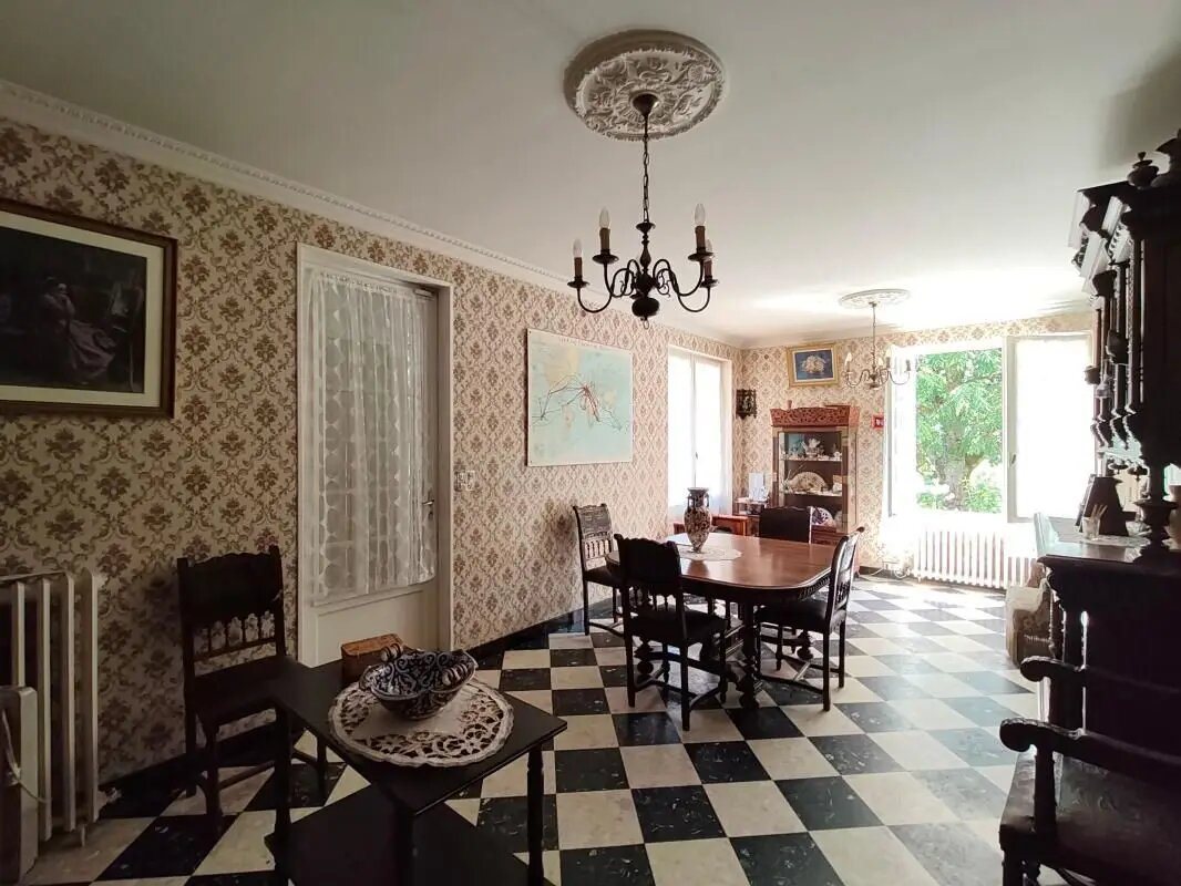 Maison à vendre, 207m², Lussant